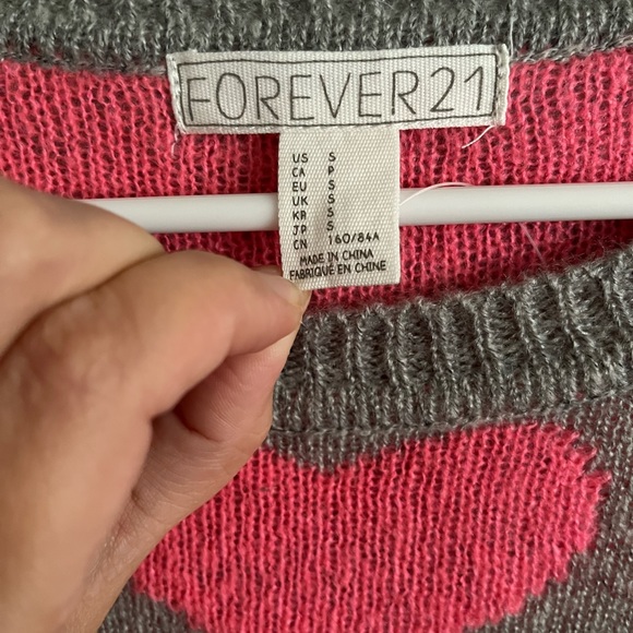 New With Tag Forever 21 Heart Sweater Size Small - Picture 4 of 4